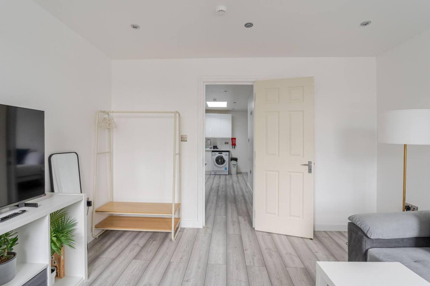 Beautiful Flat Near Central London - Entire Flat - Equipped Kitchen - Private Bathroom Eksteriør billede